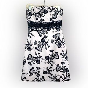 Womens black white cache dress